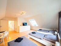 hanS: Kiel 30 Minuten, Lübeck 30 Min., Neumünster 20 Min. Bild 1