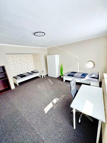 200 m² Wohnung Verl NEU!!! 2-Bäder/2 WC`s/5 Schlafzimmer Bild 5