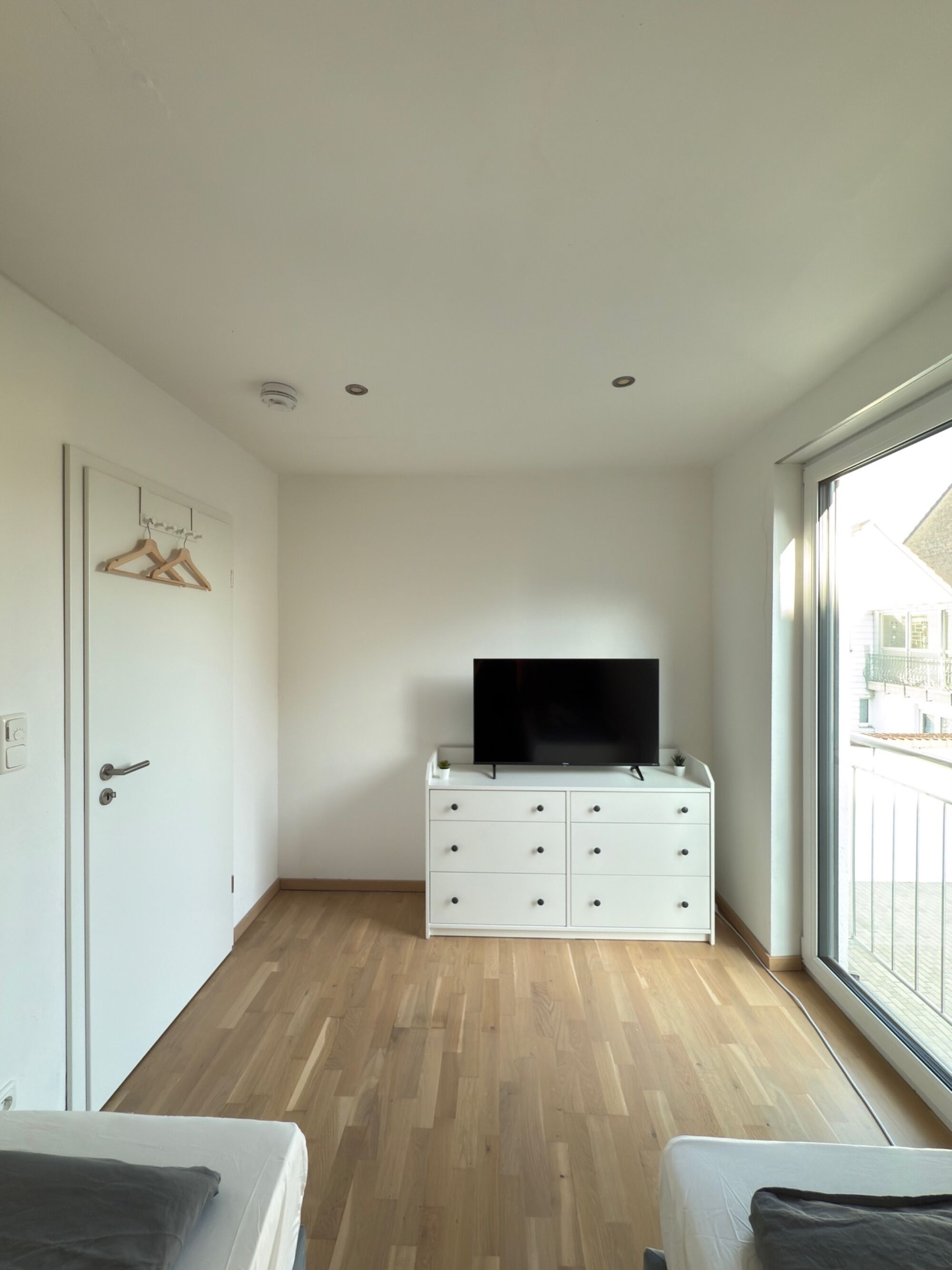 Schlafzimmer 2 mit Blick auf TV