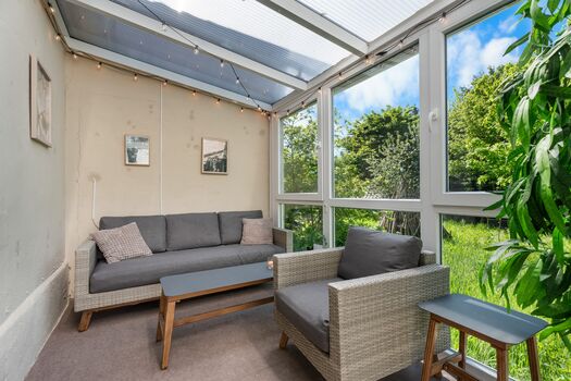 Wintergarten Apartment "Warsaw"