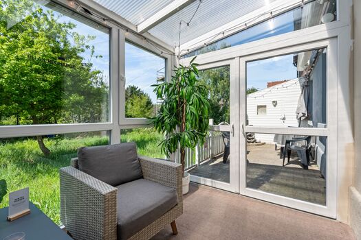 Wintergarten Apartment "Warsaw"