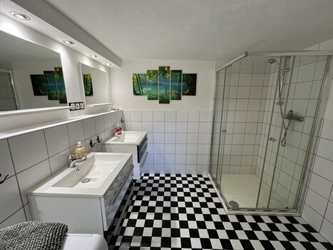 Badezimmer EG