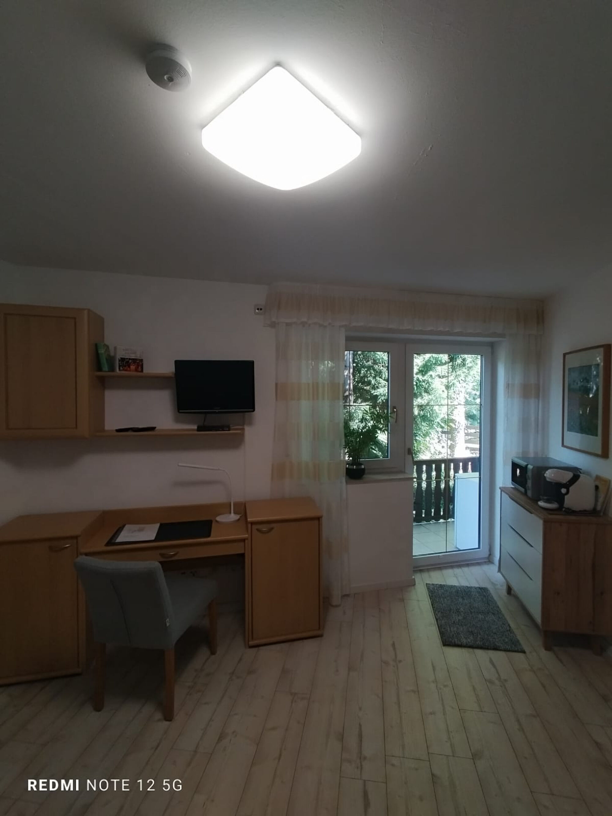 Waldblickzimmer - möglicher Arbeitsplatz