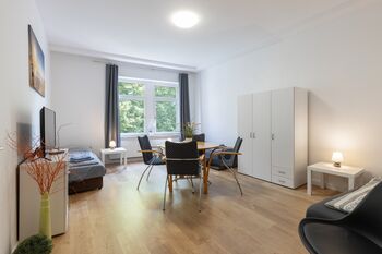 FLEX Aparts - große, möblierte 3-Raum Wohnung in Zwickau Bild 1