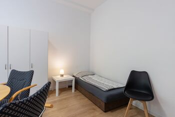 FLEX Aparts - große, möblierte 3-Raum Wohnung in Zwickau Bild 2