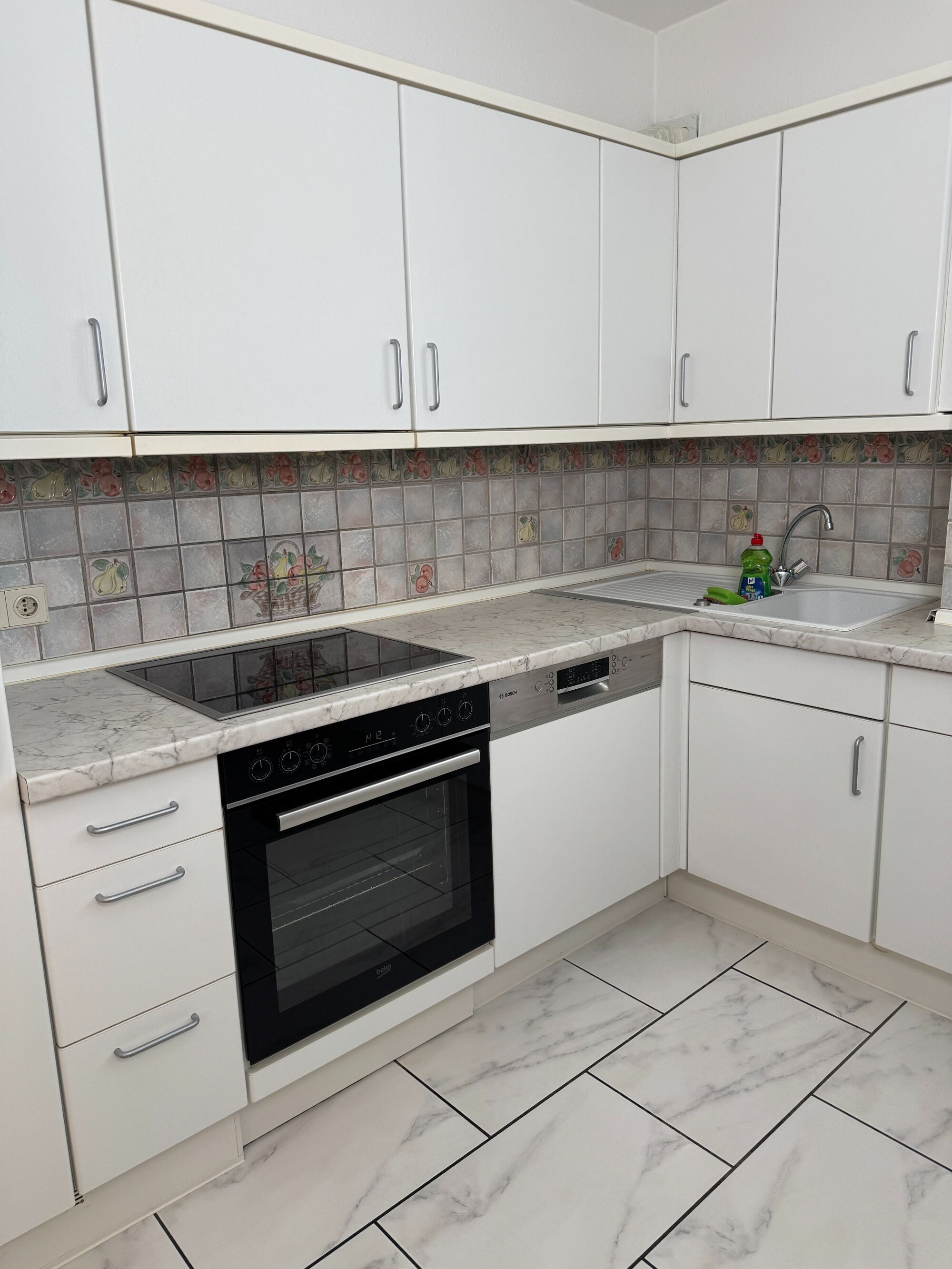 Voll ausgestattete Küche