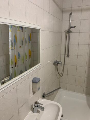 Wohnungen/ Zimmer in Schkeuditz DHL/BMW/PORSCHE/MESSE Bild 2